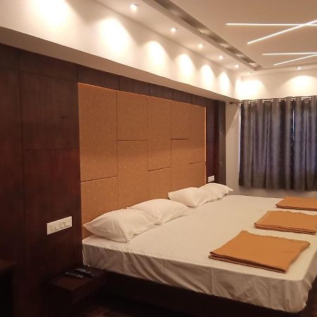 Hilltop Otel Vālpārai Dış mekan fotoğraf
