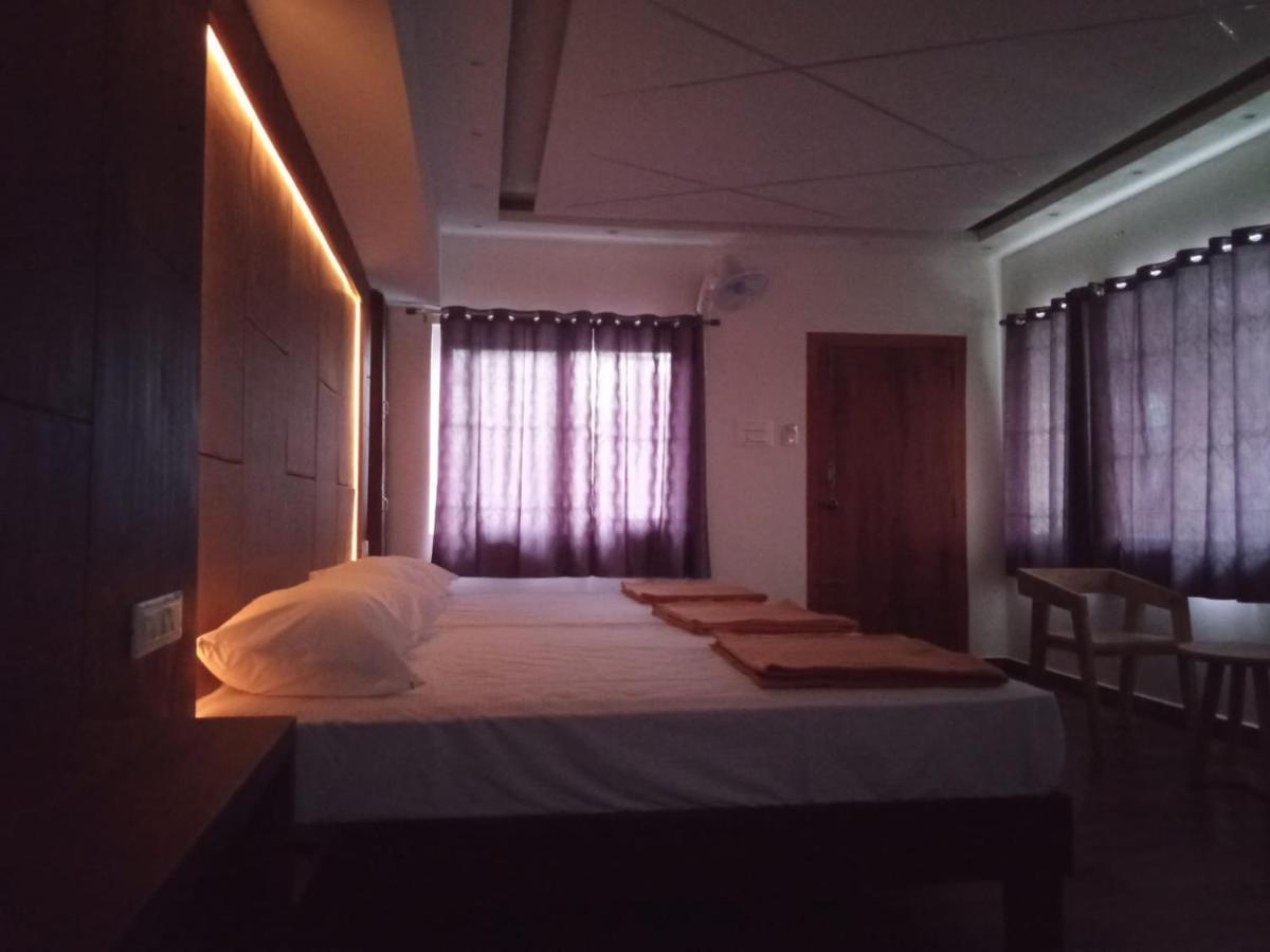 Hilltop Otel Vālpārai Dış mekan fotoğraf