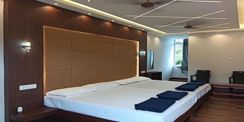 Hilltop Otel Vālpārai Dış mekan fotoğraf
