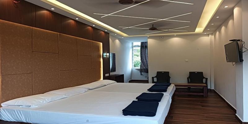 Hilltop Otel Vālpārai Dış mekan fotoğraf