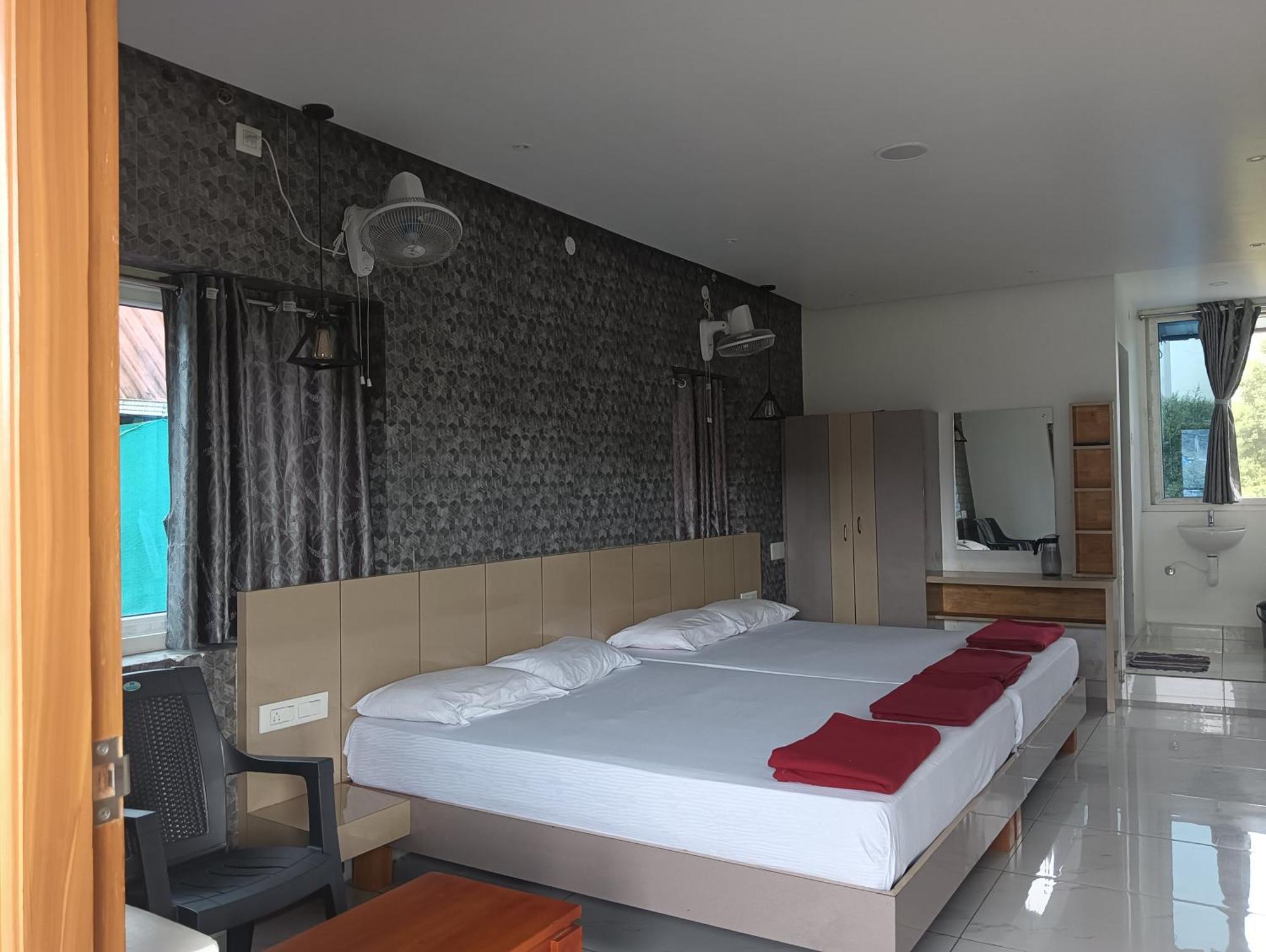 Hilltop Otel Vālpārai Dış mekan fotoğraf