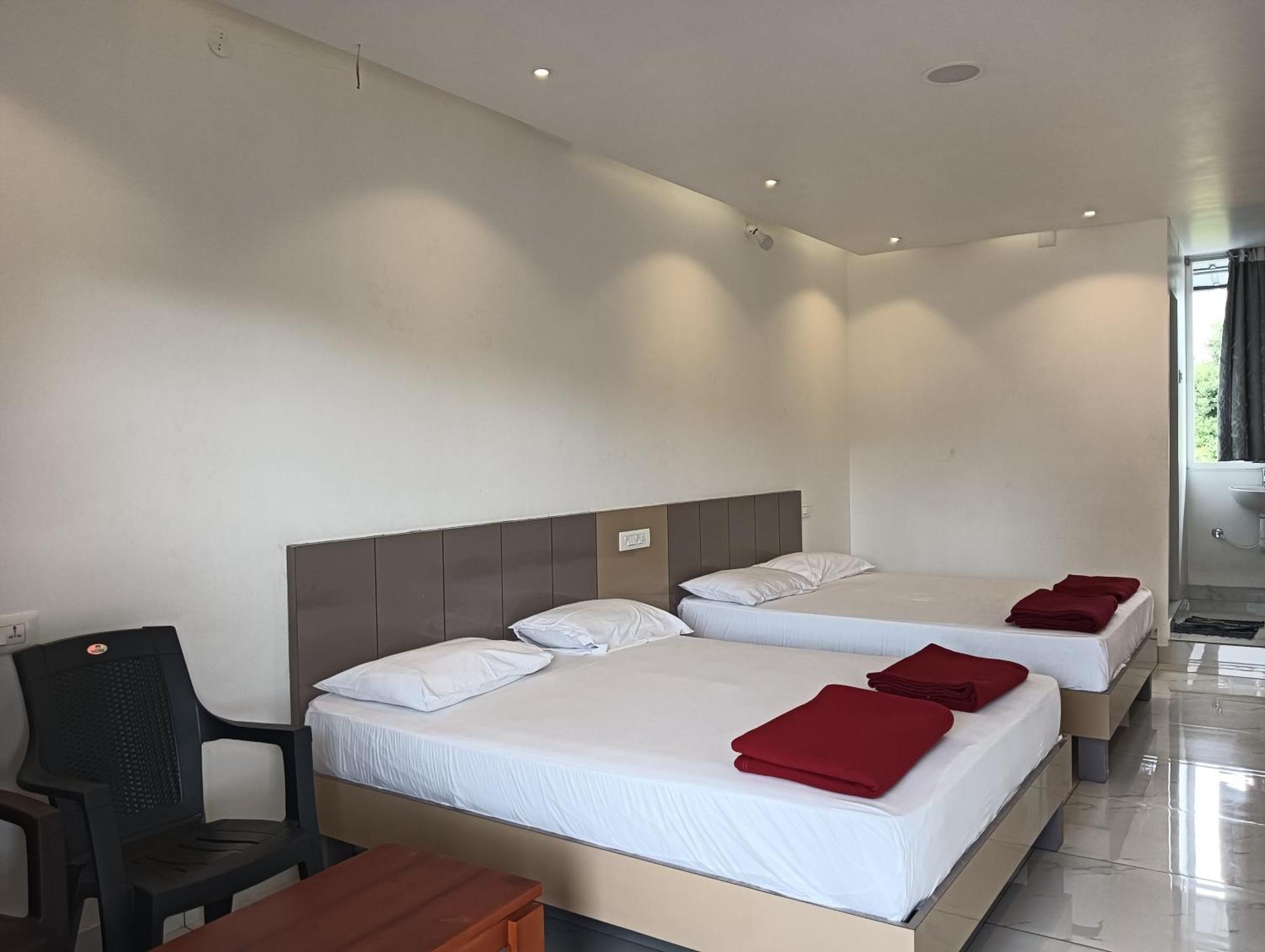Hilltop Otel Vālpārai Dış mekan fotoğraf