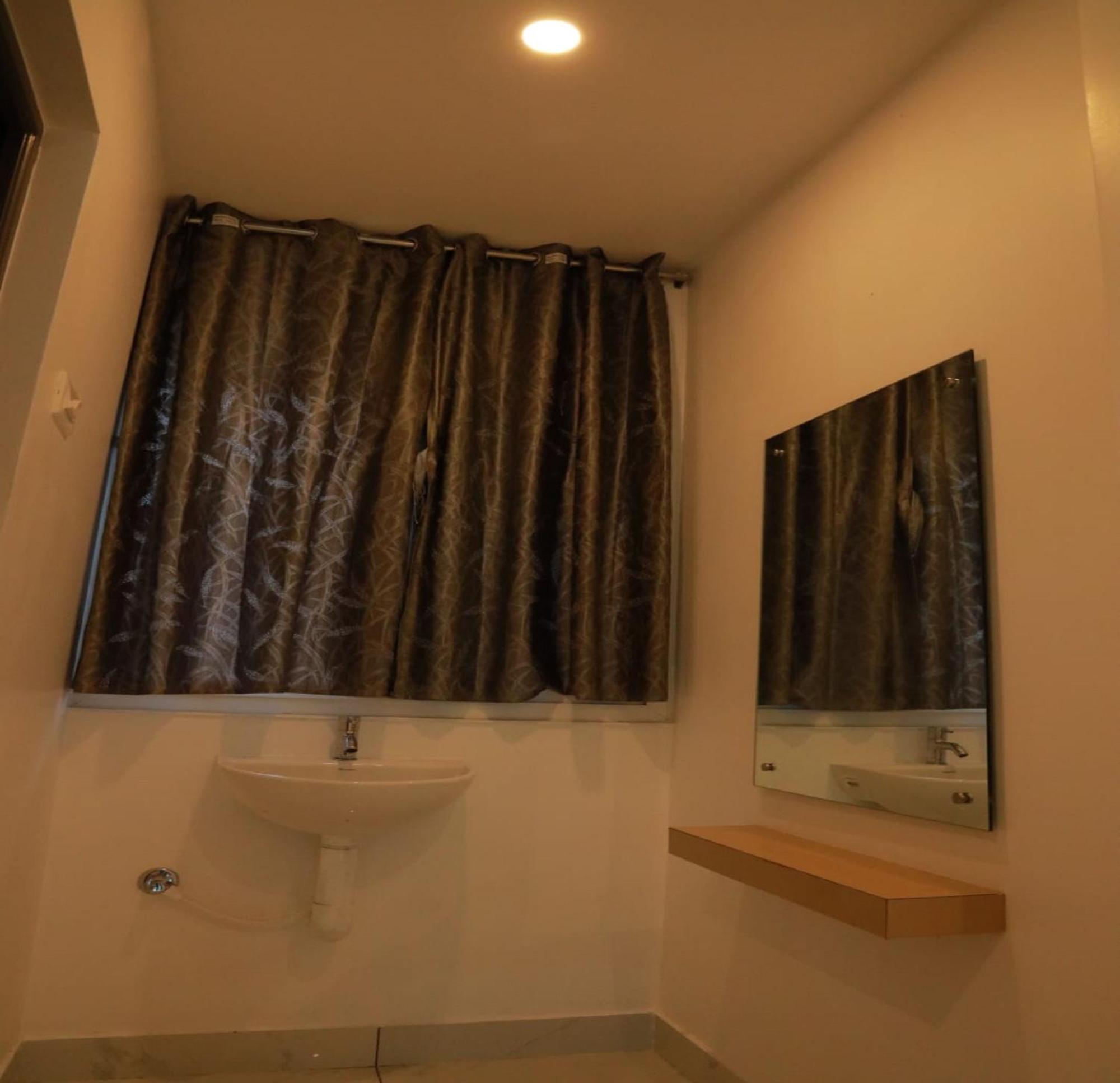 Hilltop Otel Vālpārai Dış mekan fotoğraf